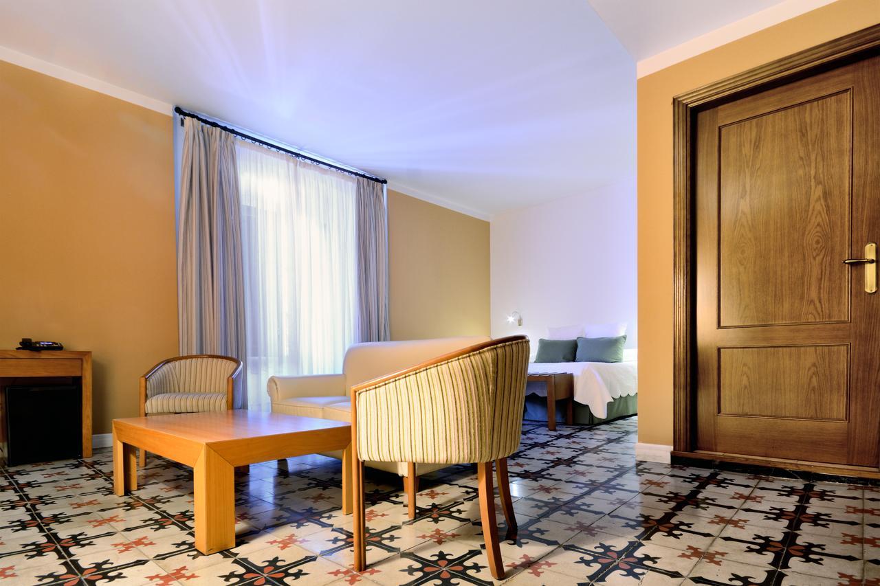 Hotel Ahc Palacio Coria Dış mekan fotoğraf
